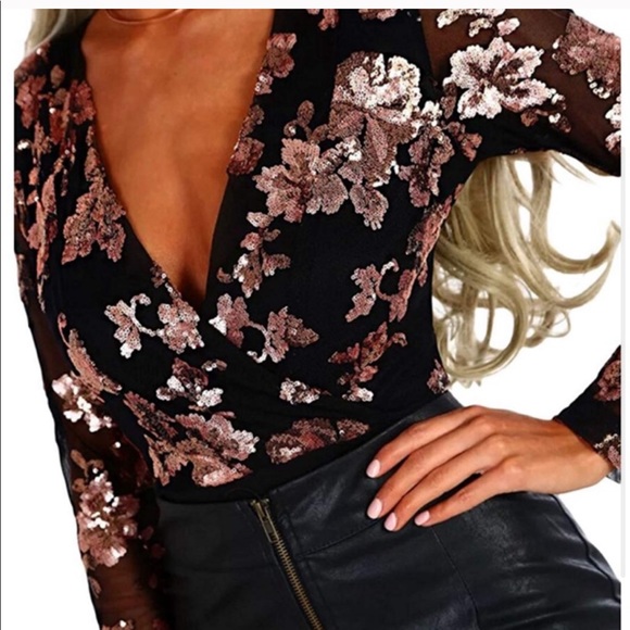 Beautiful Floral sequins bodysuit - Picture 2 of 4